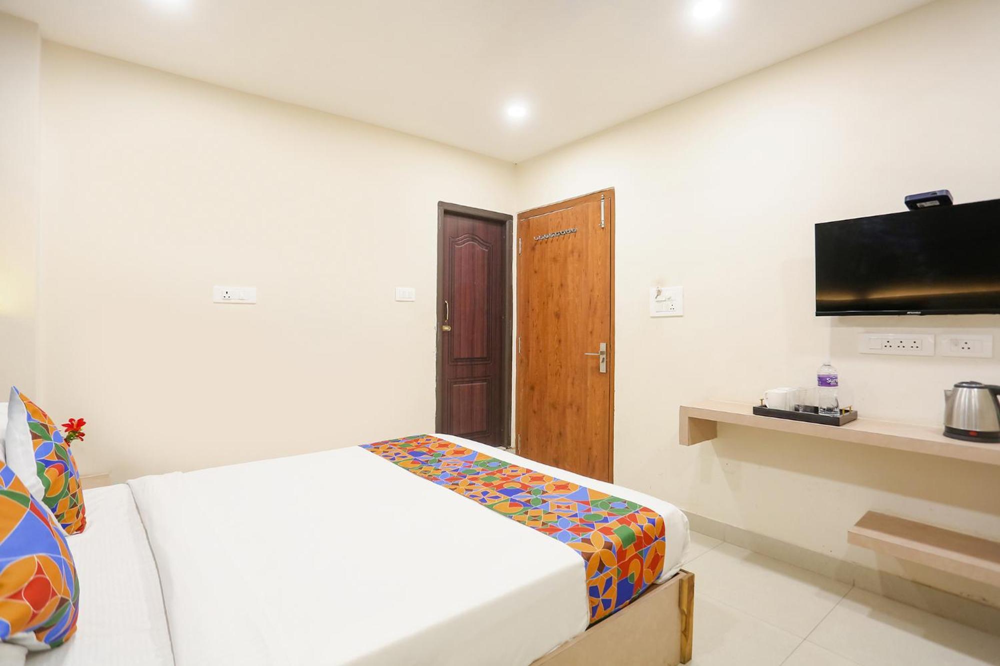 Fabhotel Hari Kunj 900 M From Kashi Vishwanath Temple Varanasi Eksteriør bilde