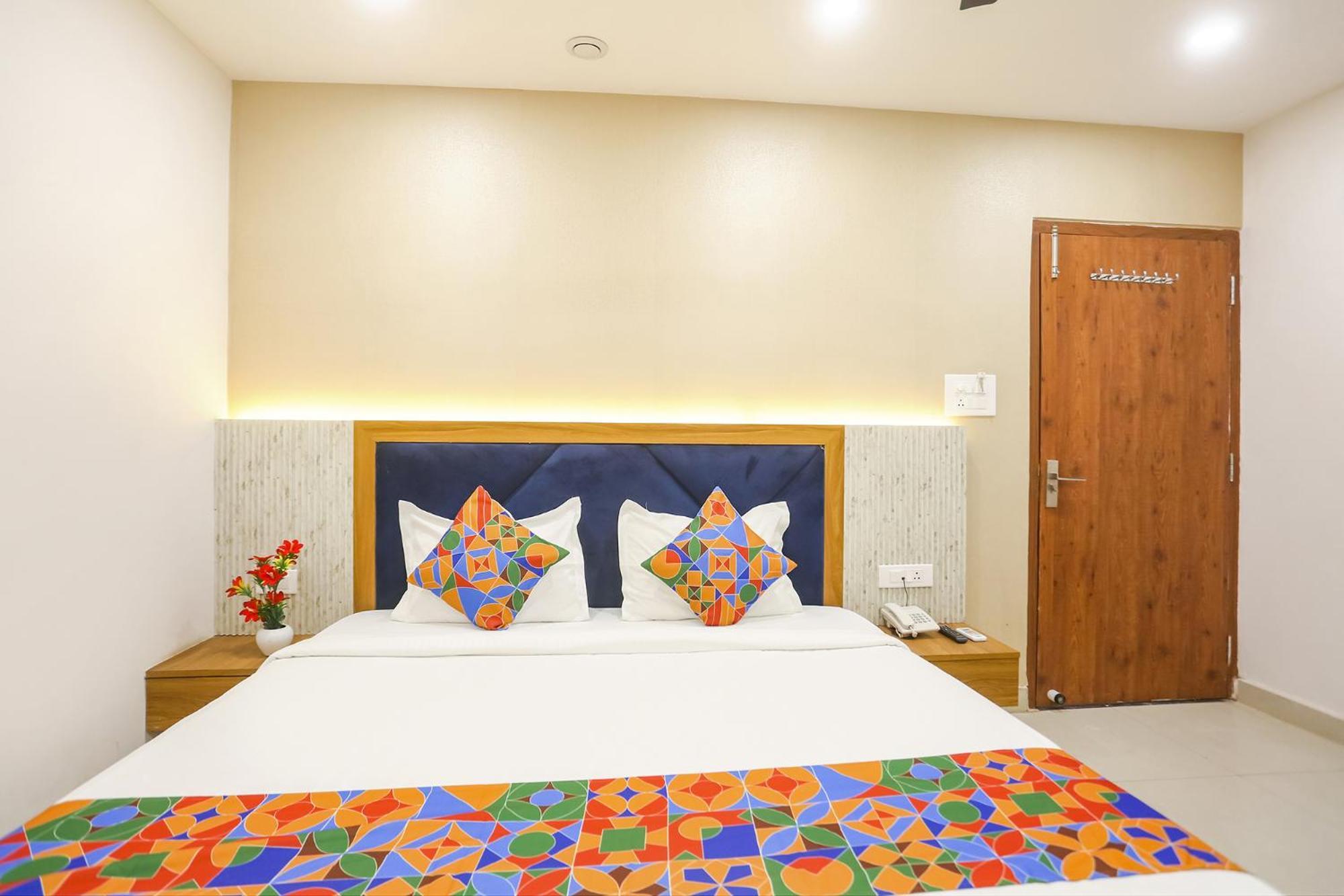 Fabhotel Hari Kunj 900 M From Kashi Vishwanath Temple Varanasi Eksteriør bilde